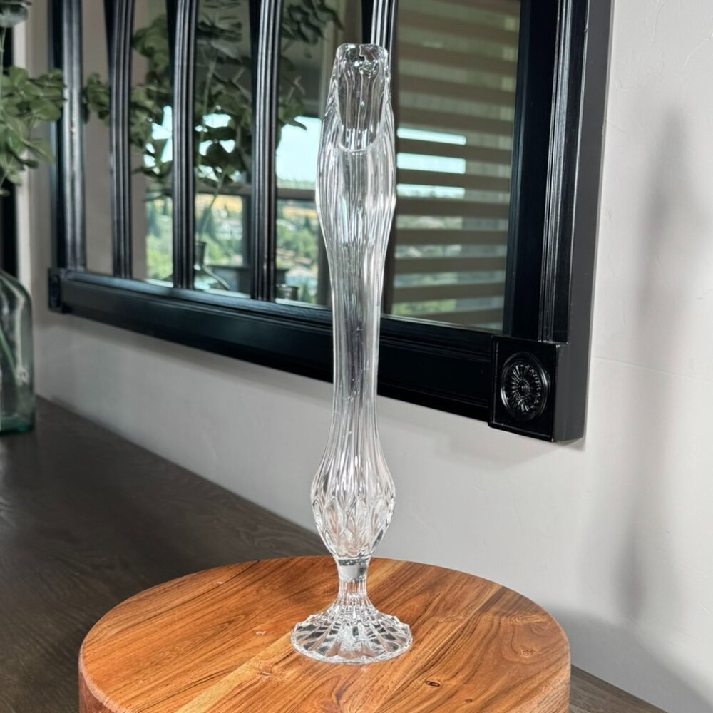 Vintage Clear Ribbed Glass Bud Vase — Scalloped Base